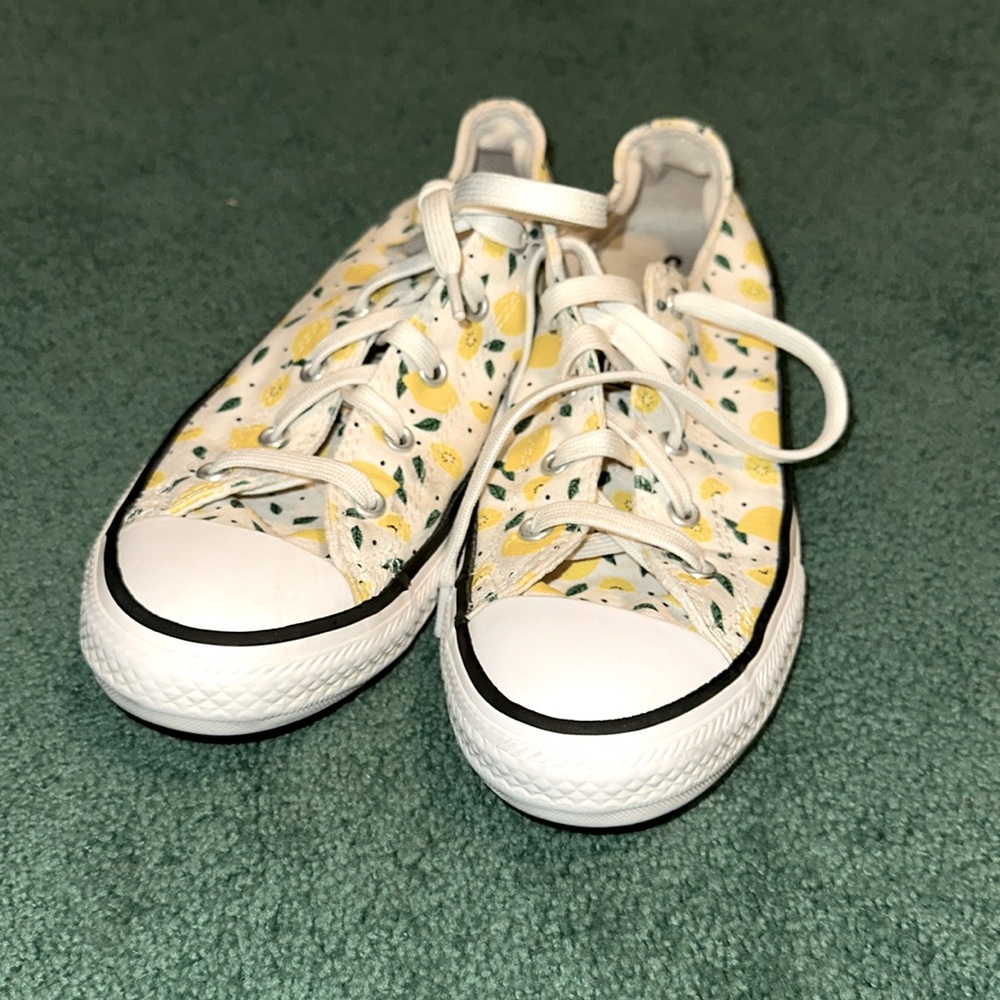 Converse lemon 🍋 chuck taylor all star low top sneakers size 4